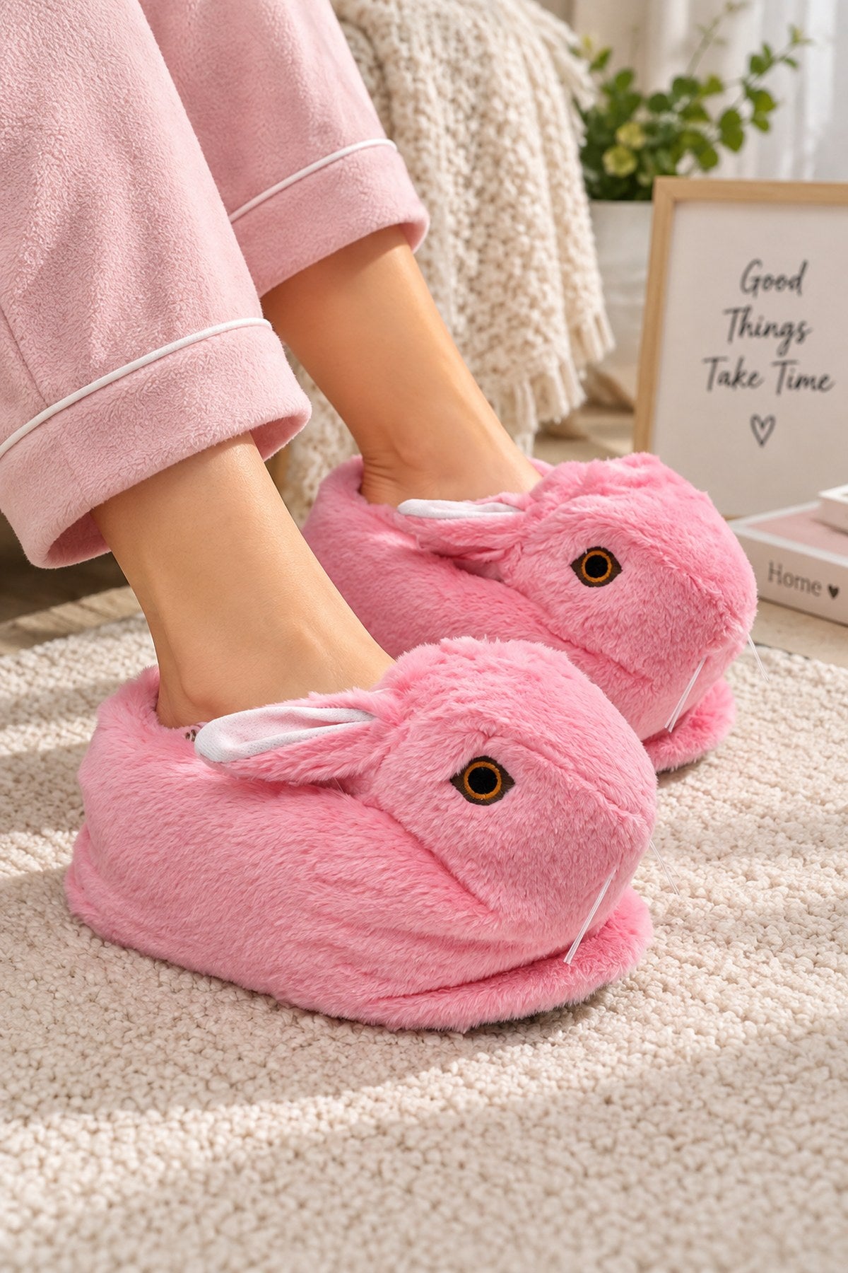 Sevimli Tavşan Figürlü Peluş Kadın Ev Pandufu - Pembe